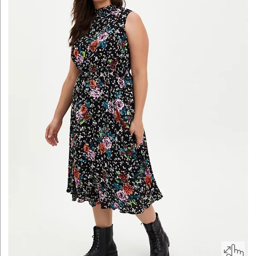 Torrid MOCK NECK SKATER MIDI DRESS - GAUZE FLORAL BLACK Size 1